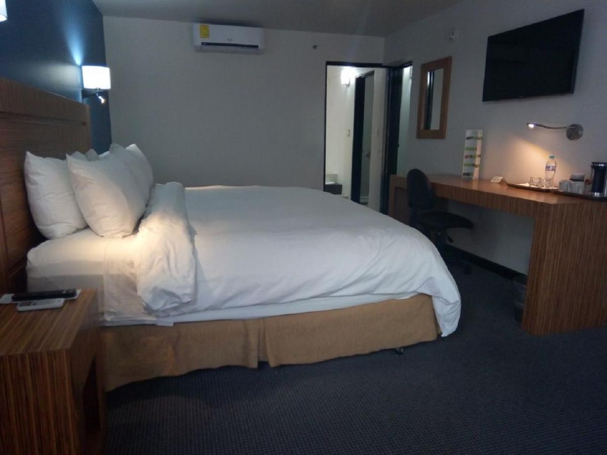 Radisson Hotel & Convention Center Toluca Dış mekan fotoğraf